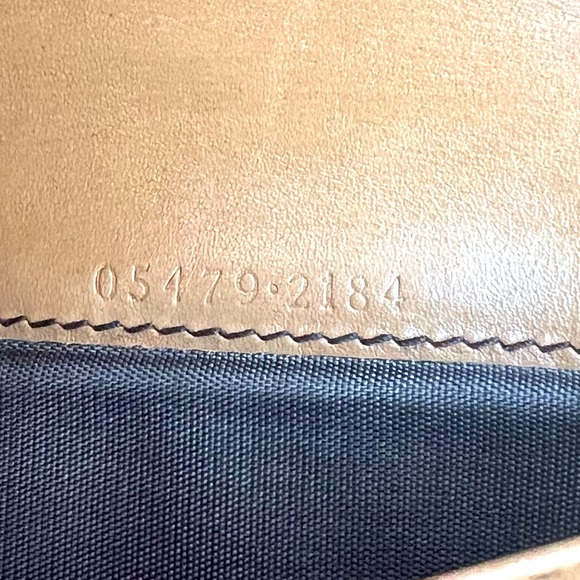 Authentic Gucci Wallet - Picture 12 of 17